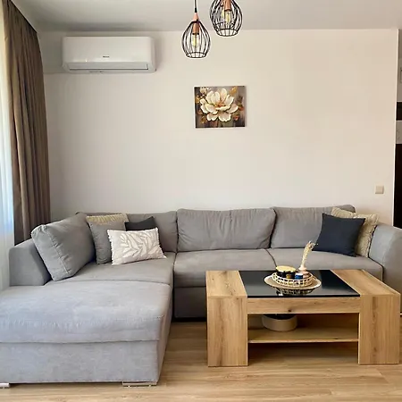 アパート Barosa Royal Towers バンスコ